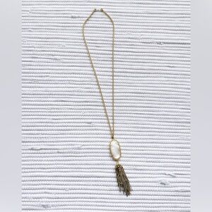 Kendra Scott Rayne Gold Necklace in Ivory Pearl Preowned Piece